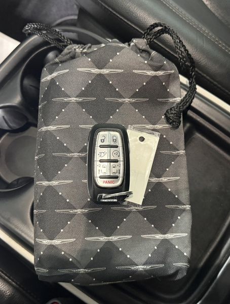 Used 2019 Chrysler Pacifica Touring LImage 23