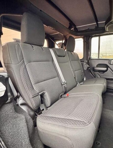 Used 2021 Jeep Wrangler Unlimited Image 14