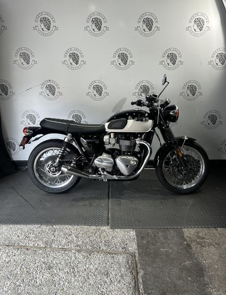 2024 Triumph BONNEVILLE T120