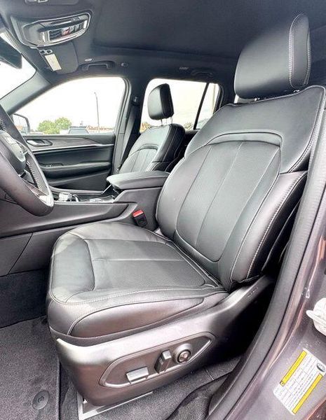 New 2026 Jeep Grand Cherokee Limited Reserve 4x4Image 11