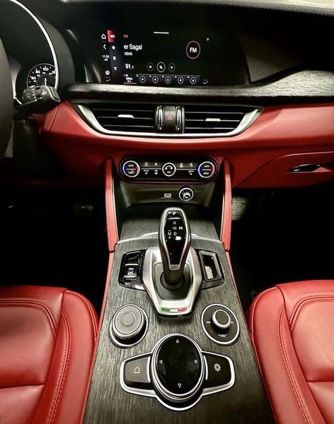 2021 Alfa Romeo Stelvio Sprint Q4 AWD w/Sunroof/Sound PkgImage 20