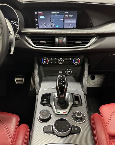 2022 Alfa Romeo Stelvio Veloce AWD w/ Premium & Activ PkgImage 24