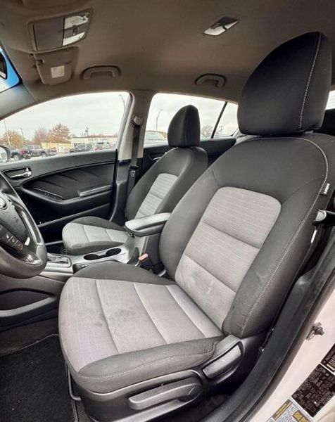 Used 2016 Kia Forte LXImage 9