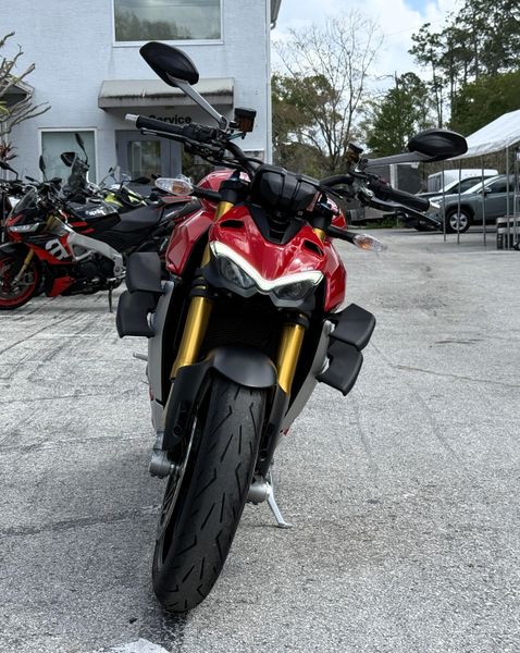 2022 Ducati Streetfighter V4 S