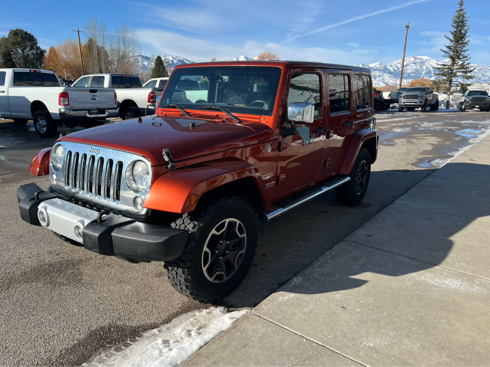 2014 Jeep Wrangler Unlimited Sahara photo 2