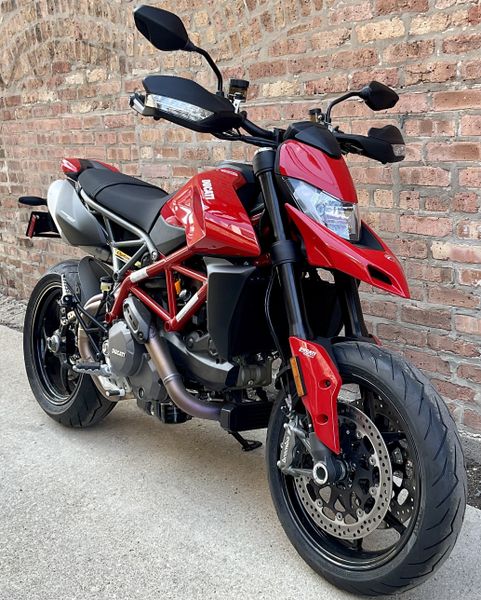 2023 Ducati Hypermotard 950 in a Red exterior color. Motoworks Chicago 312-738-4269 motoworkschicago.com 