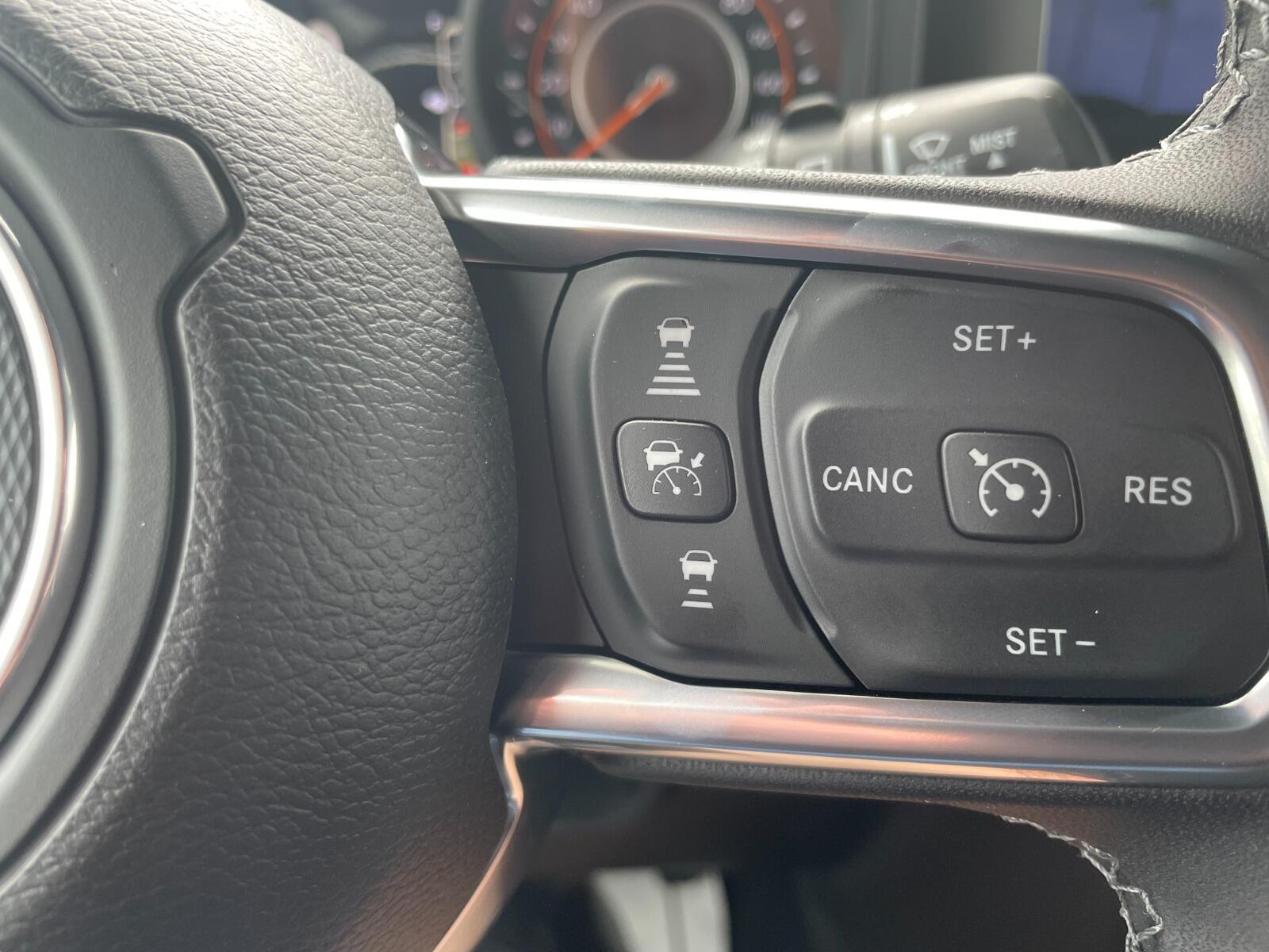 2025 Jeep Wrangler 4-Door Sahara - Photo 16