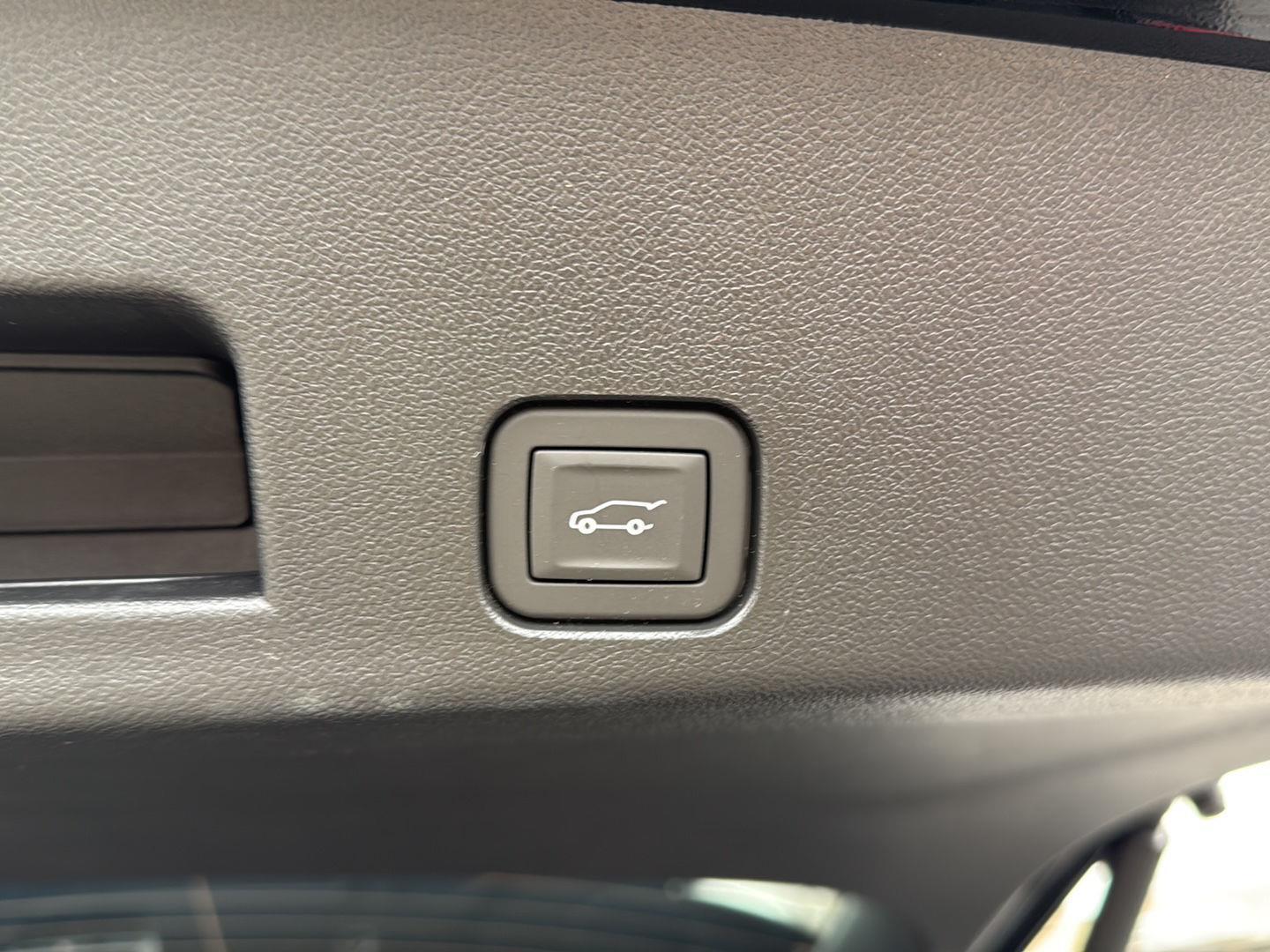 2026 GMC Acadia Elevation - Photo 12