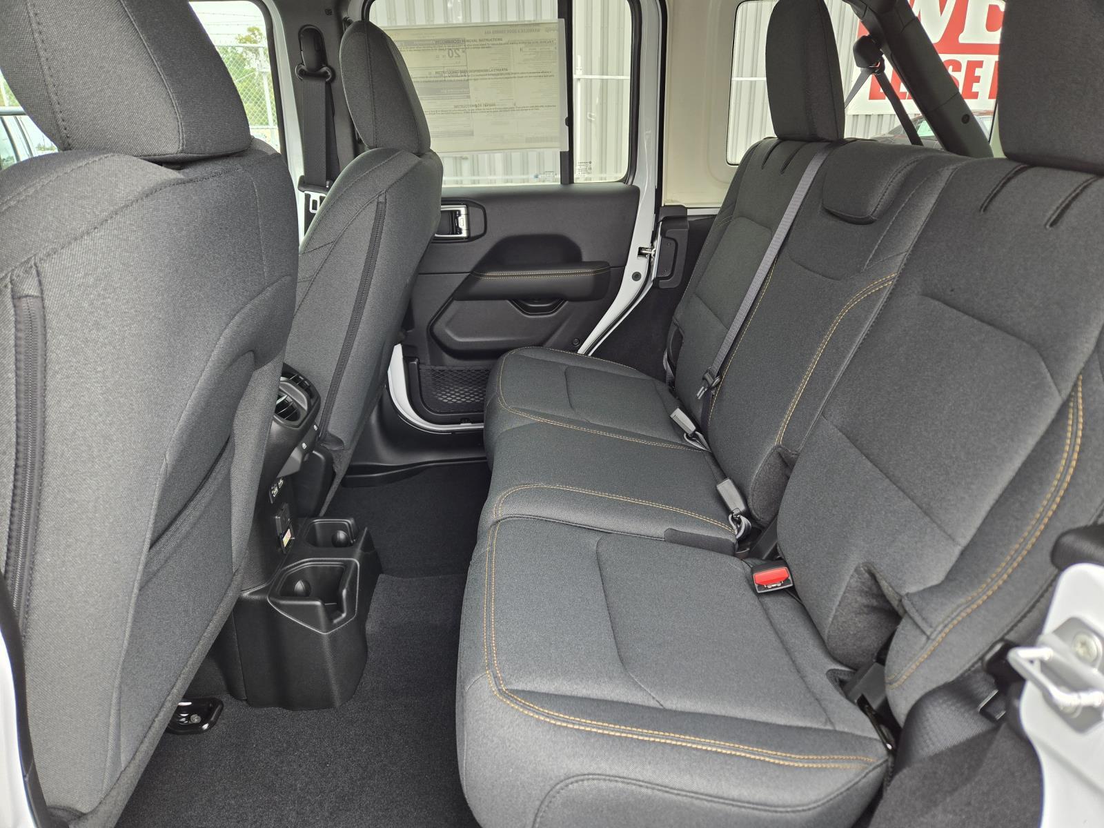 2025 Jeep Wrangler 4-Door Sahara - Photo 27