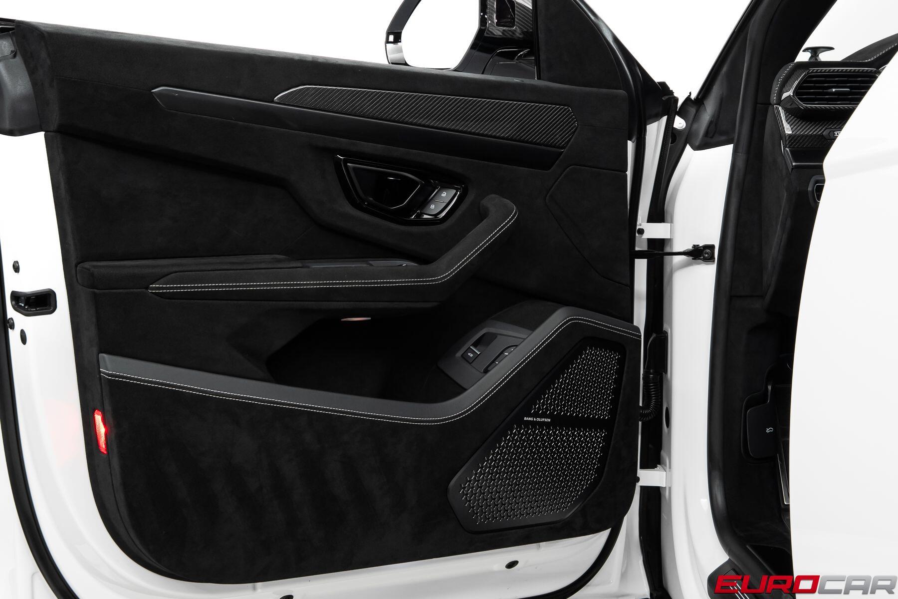 2024 Lamborghini Urus Performante *HUGE CARBON FIBER OPTIONS*Image 32