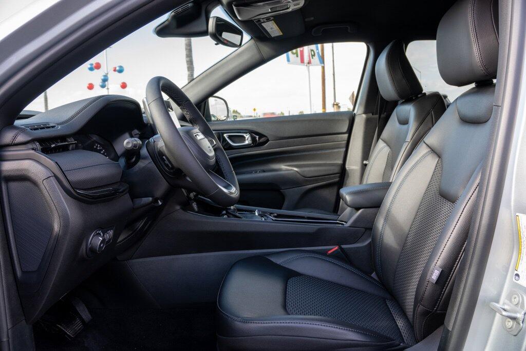 2026 Jeep Compass Latitude Altitude - Photo 12