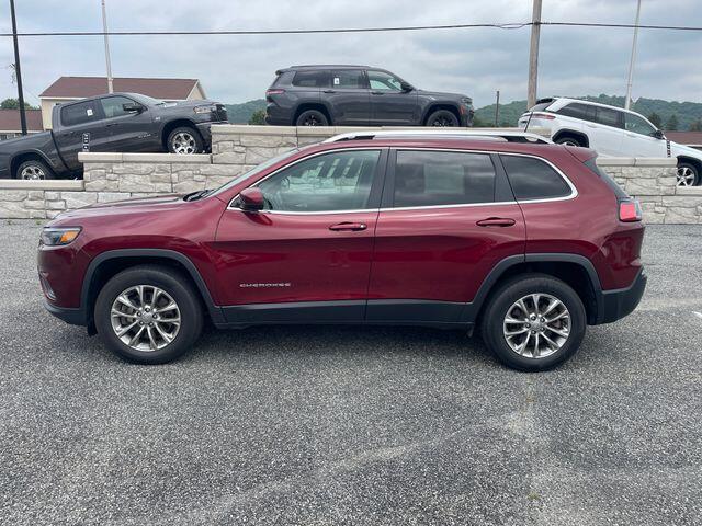 Used 2019 Jeep Cherokee Latitude Plus with VIN 1C4PJMLX3KD270640 for sale in Prairie du Chien, WI