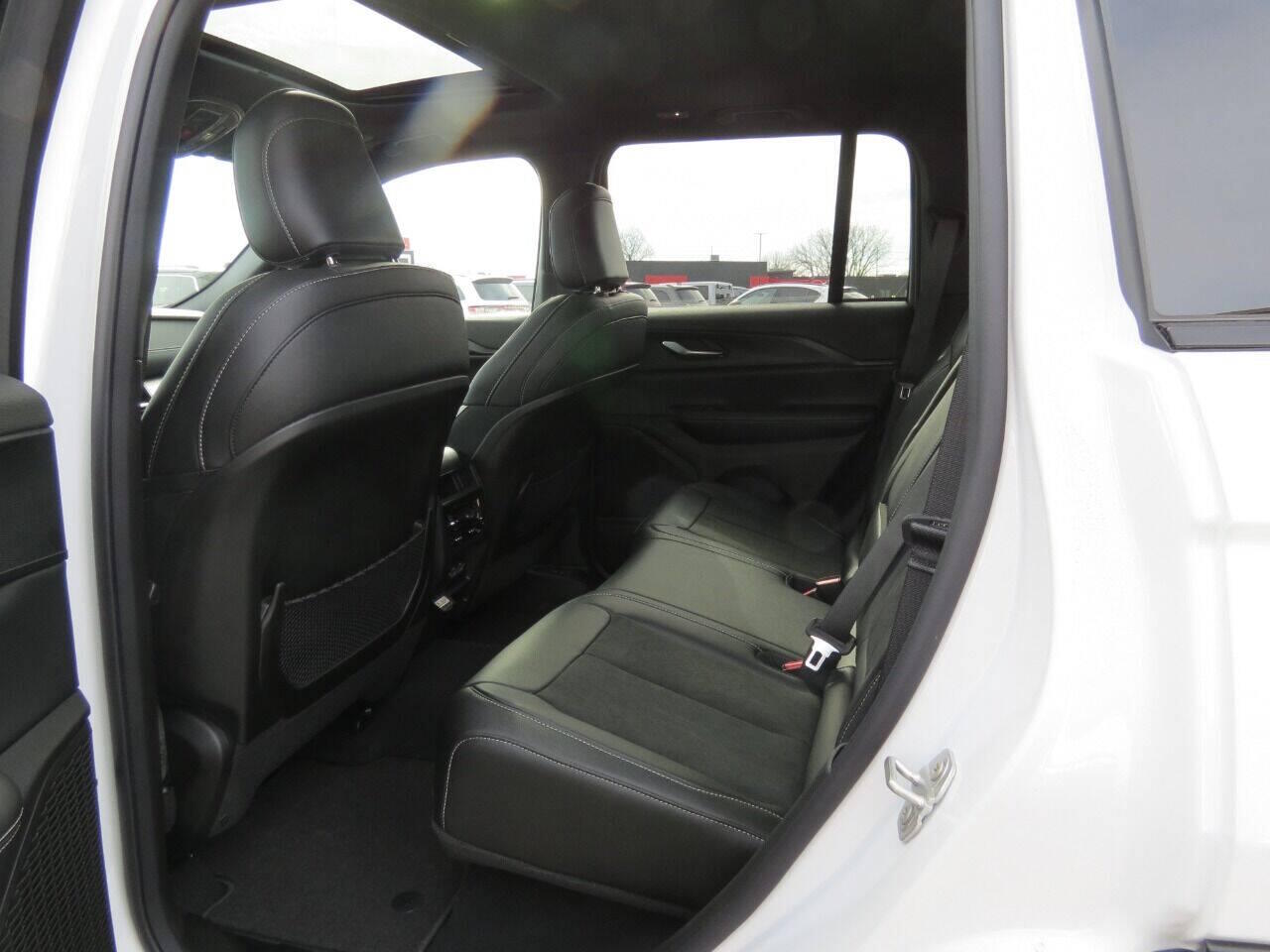 2025 Jeep Grand Cherokee Altitude - Photo 14