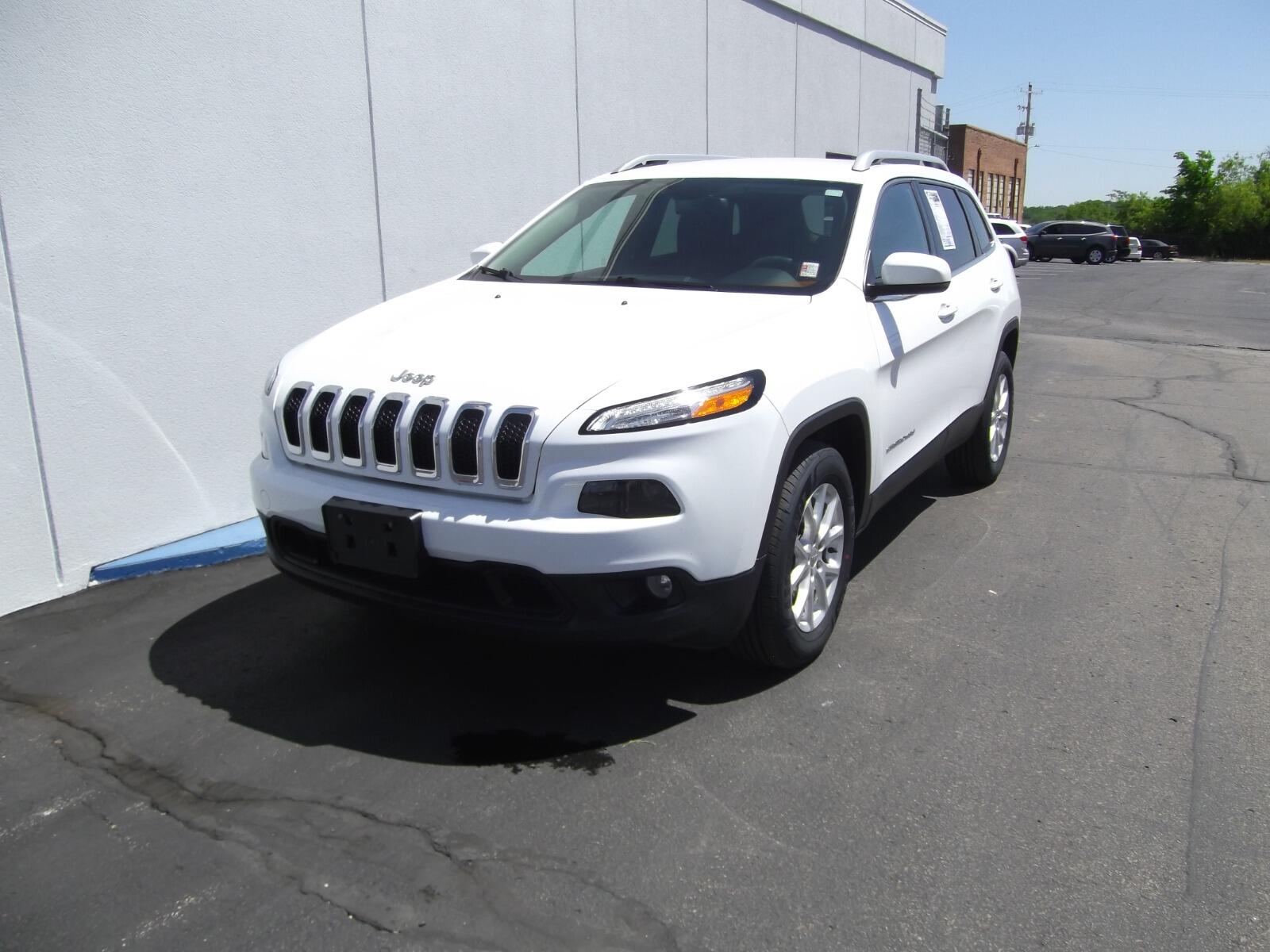 Used 2015 Jeep Cherokee Latitude with VIN 1C4PJMCS9FW604846 for sale in Kansas City