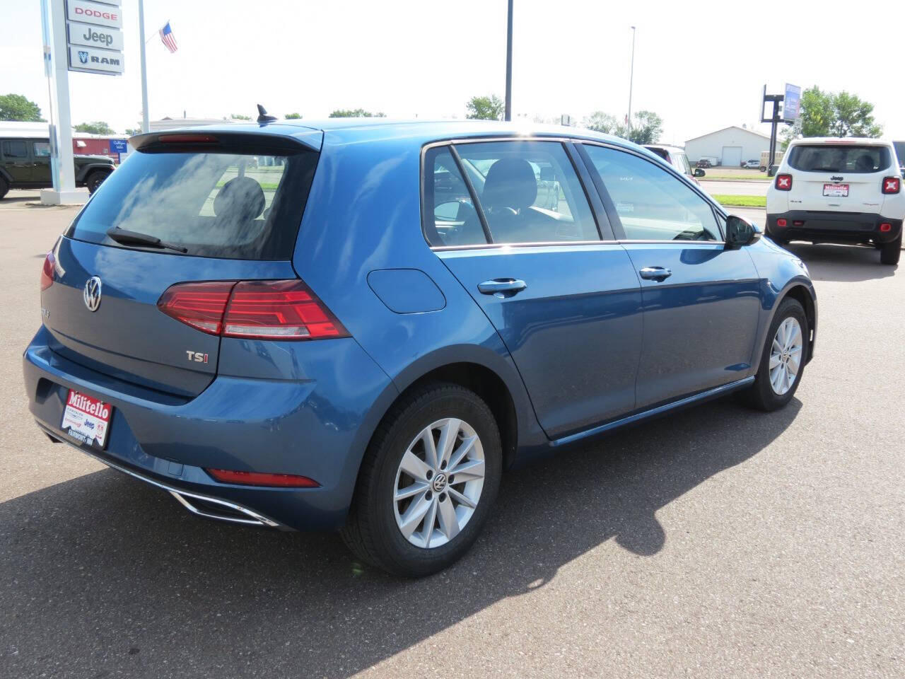 Used 2018 Volkswagen Golf S with VIN 3VWG17AU8JM253455 for sale in Fairmont, Minnesota