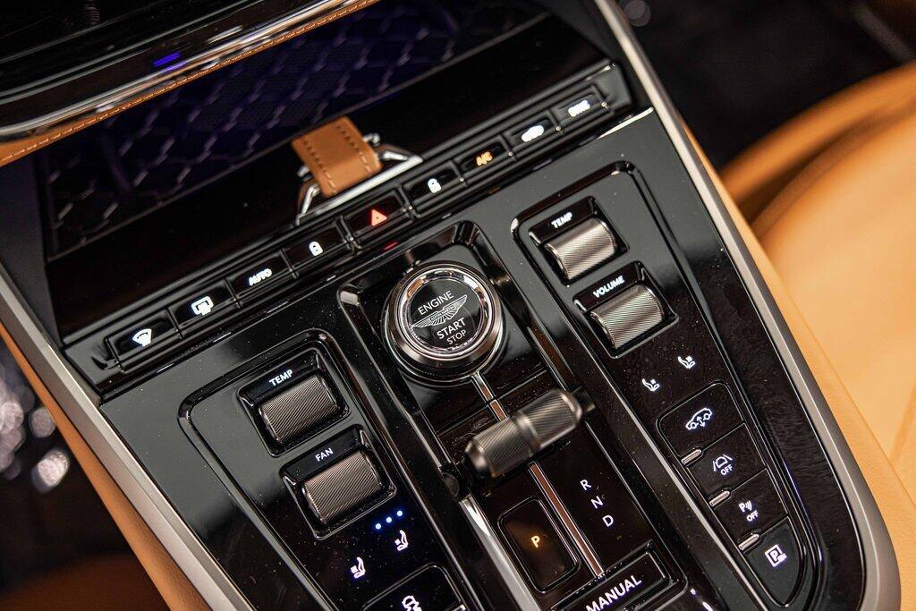 2026 Aston Martin DBX 707 - Photo 30