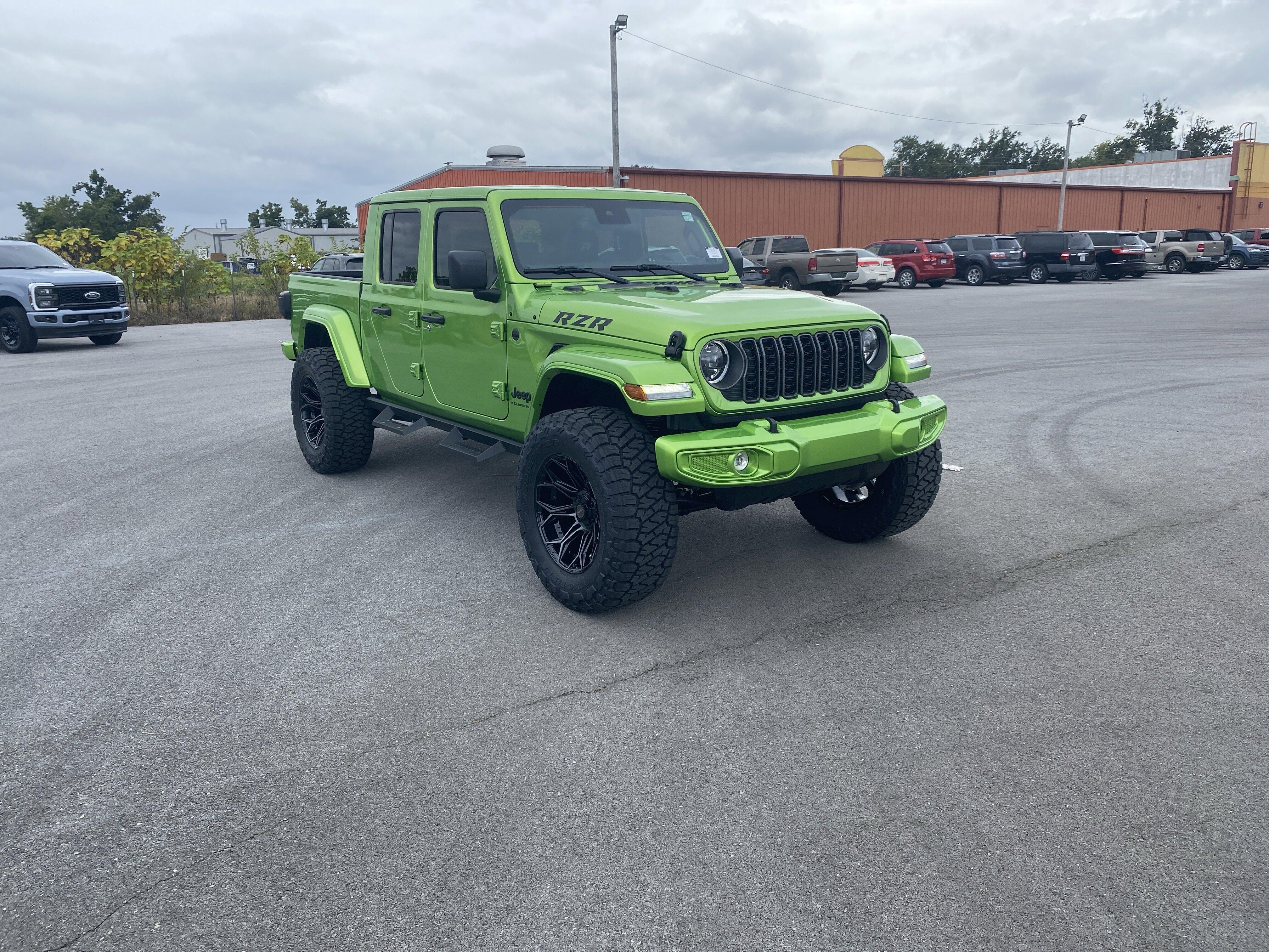 2025 Jeep Gladiator Sport S's photo