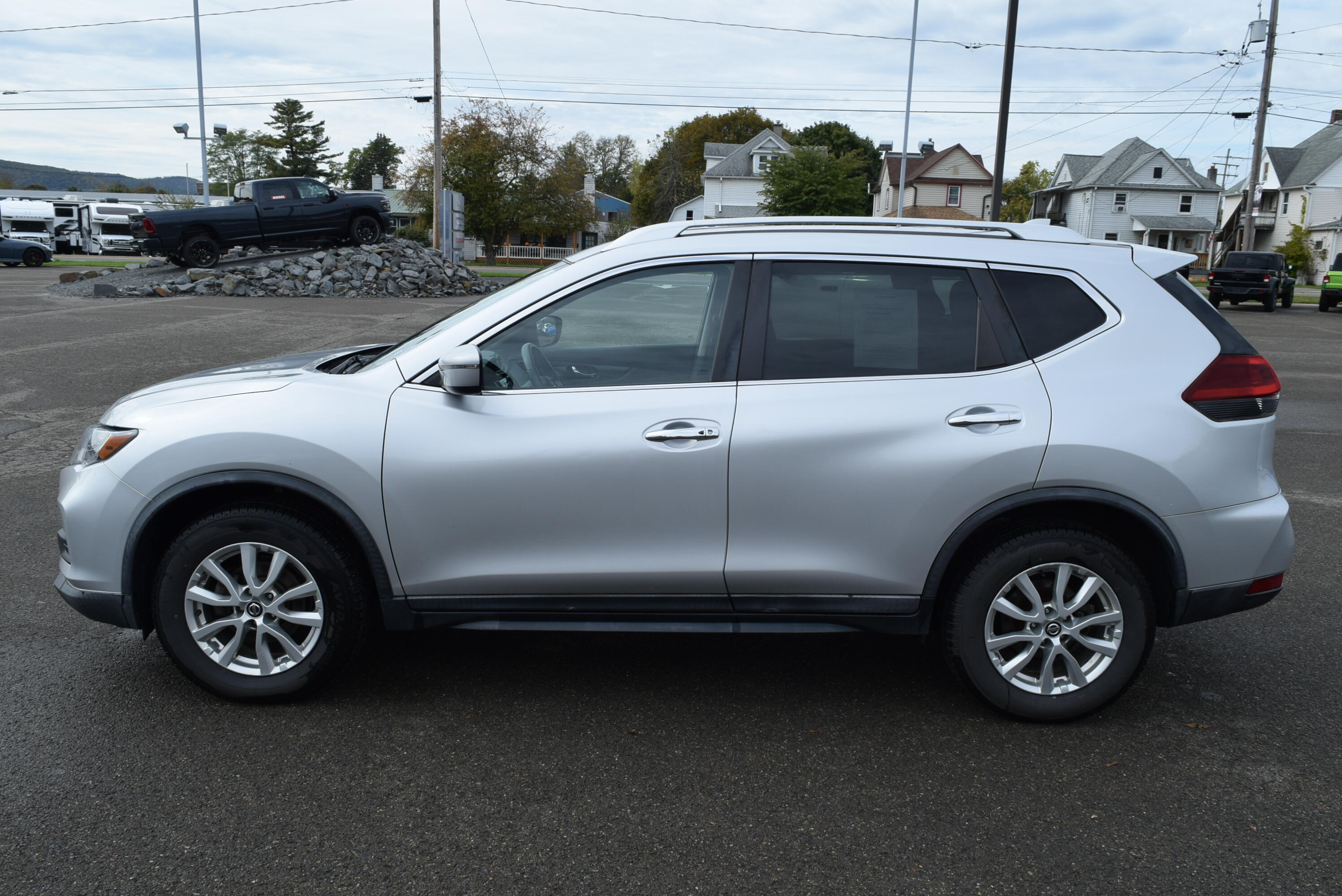 2018 Nissan Rogue SV