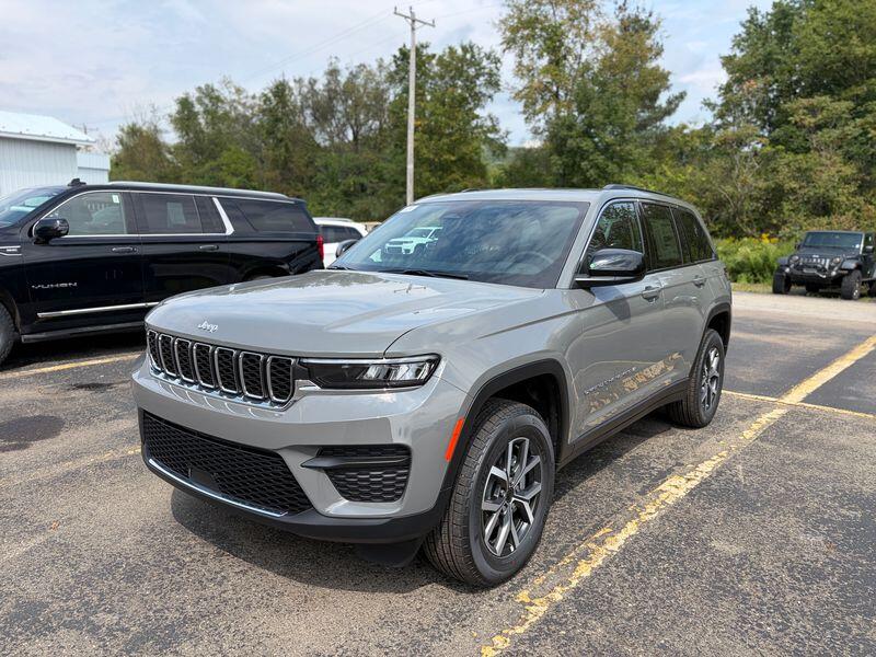 2027 Jeep Grand Cherokee Laredo X