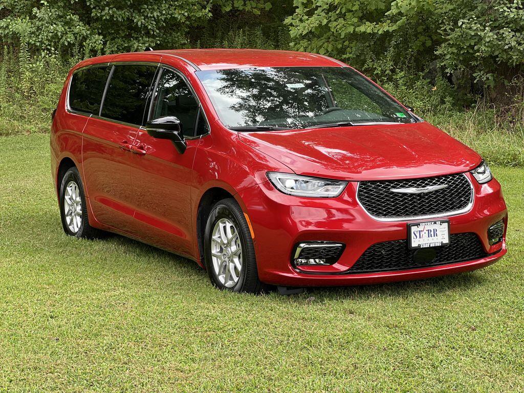 2026 Chrysler Pacifica Pacifica Select