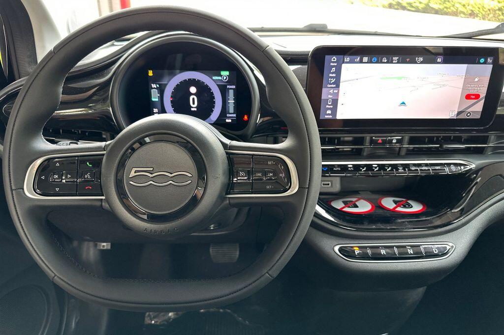 2026 FIAT 500e Base - Photo 14