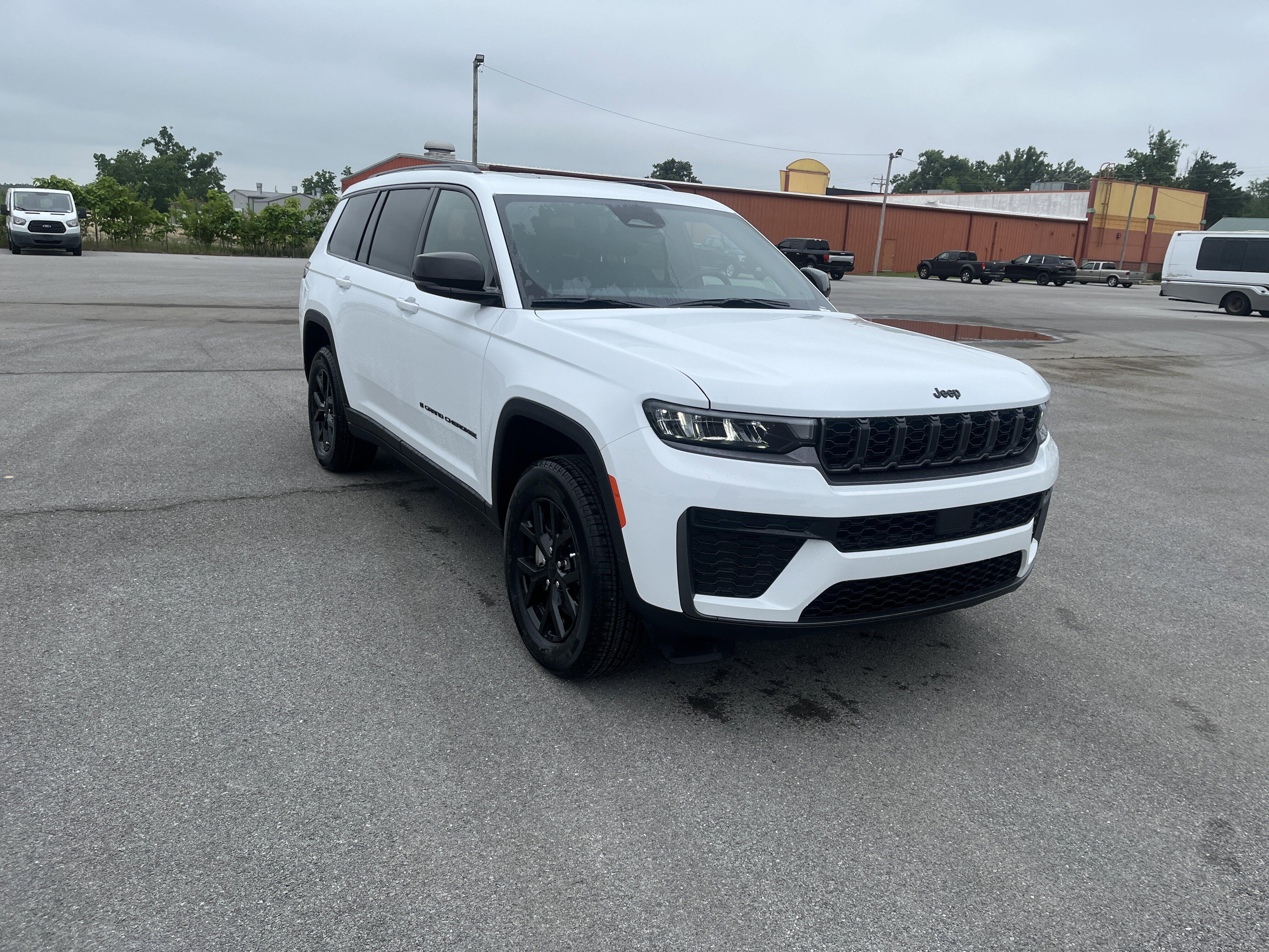 2026 Jeep Grand Cherokee L Grand Cherokee Laredo Altitude 4x4