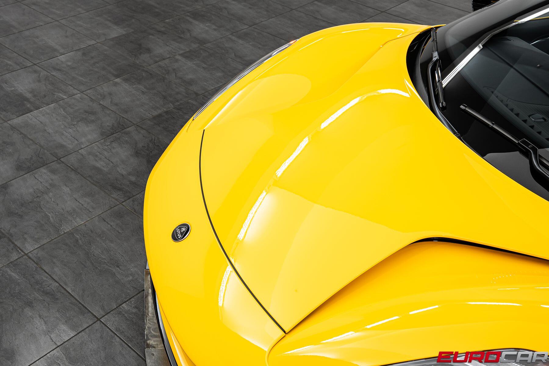 2026 Lotus Emira - Photo 9