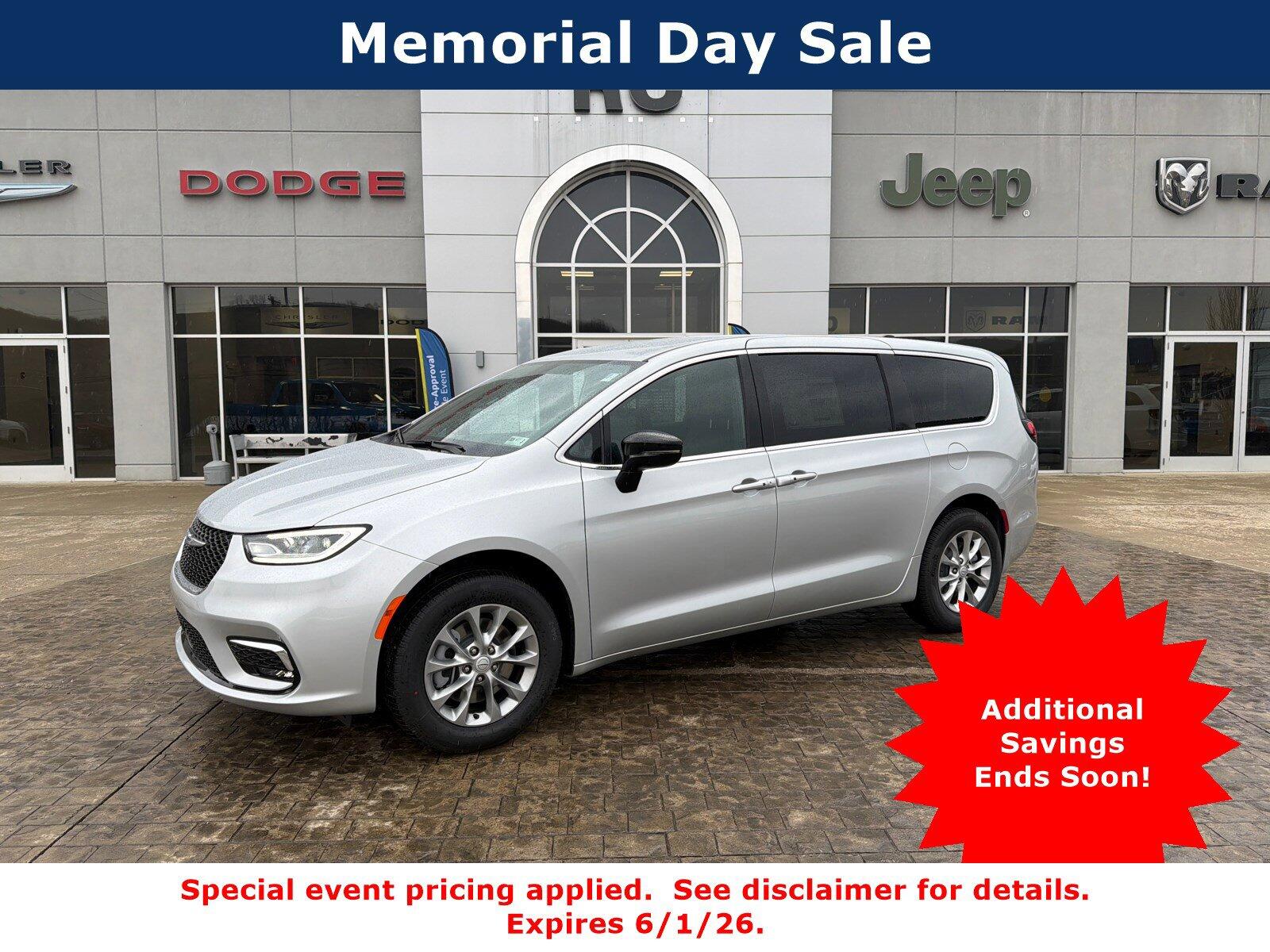 2026 Chrysler Pacifica Select AWD's photo