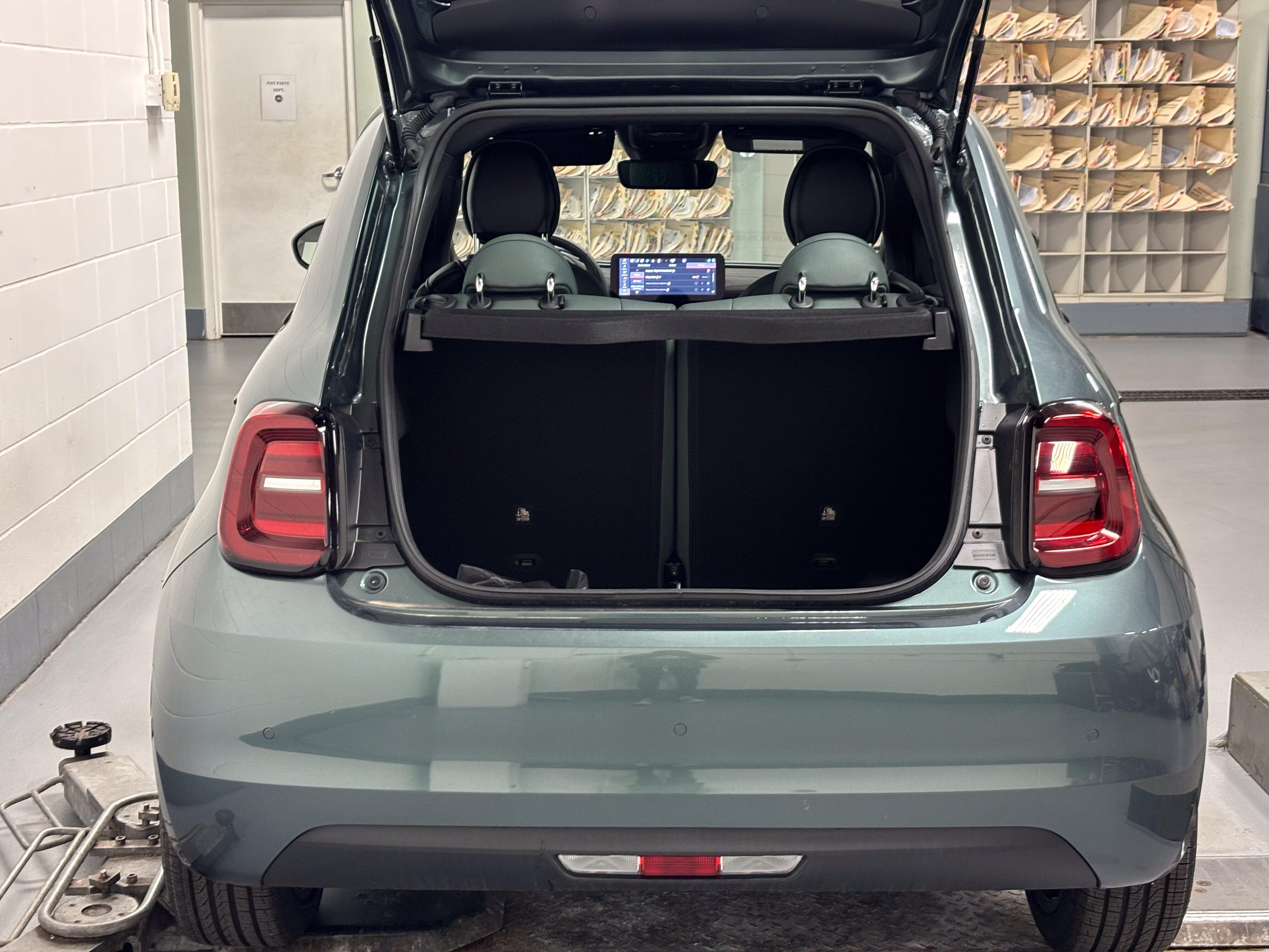 2025 FIAT 500e Base - Photo 8