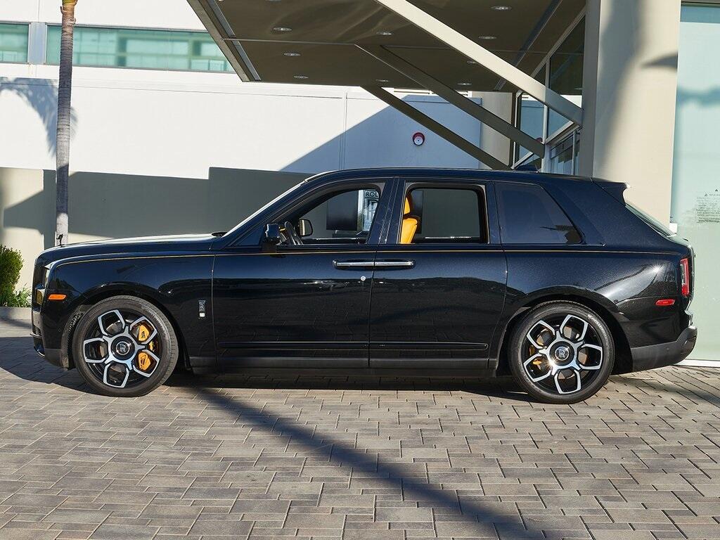 2022 Rolls Royce Cullinan Black Badge photo 3
