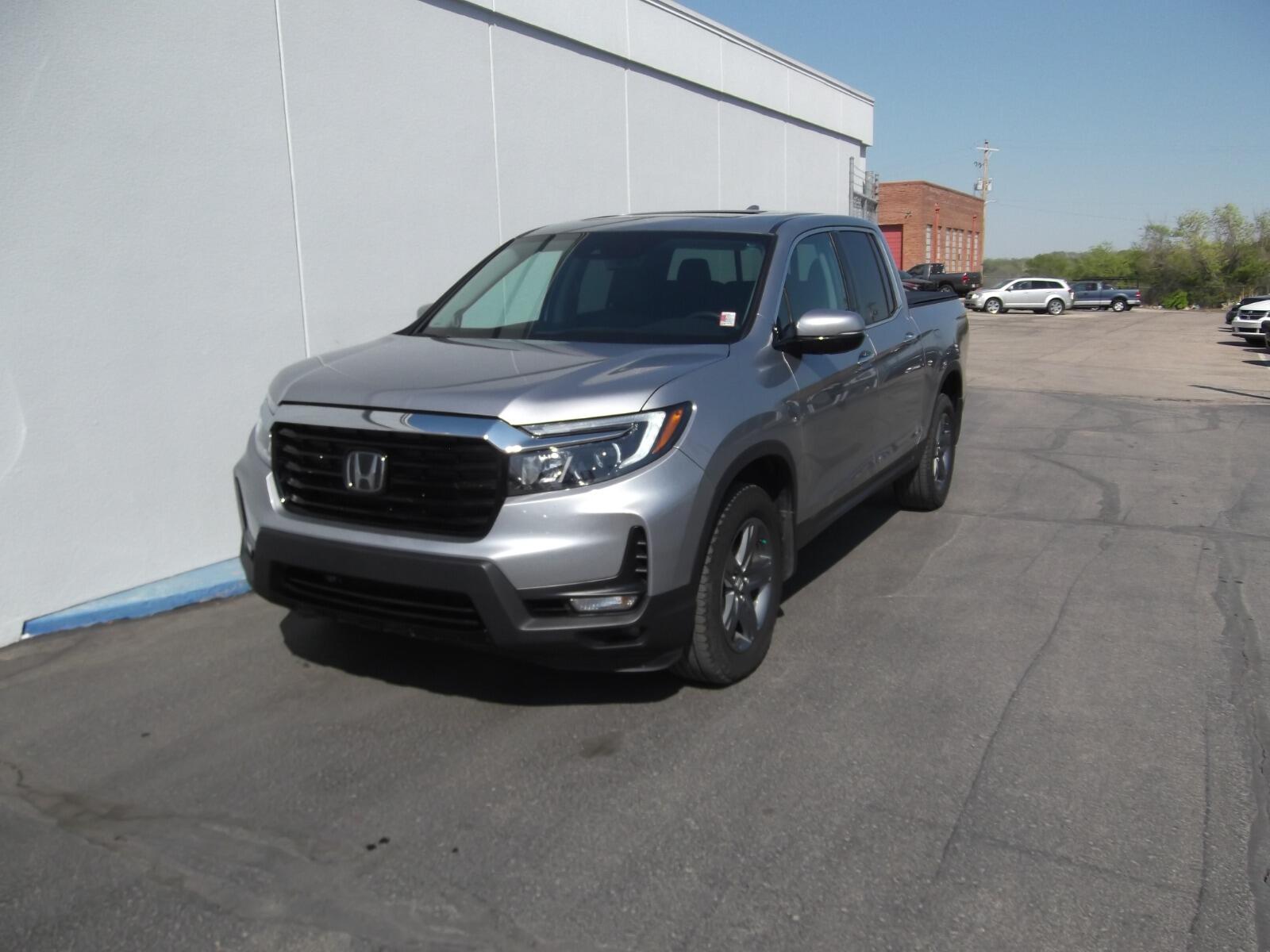 Used 2021 Honda Ridgeline RTL-E with VIN 5FPYK3F75MB016373 for sale in Kansas City
