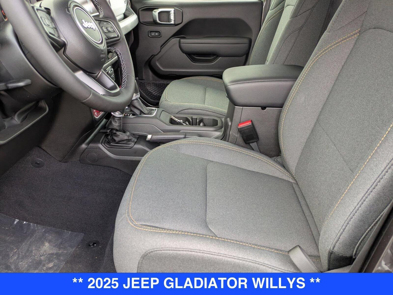 2025 Jeep Gladiator Willys - Photo 12