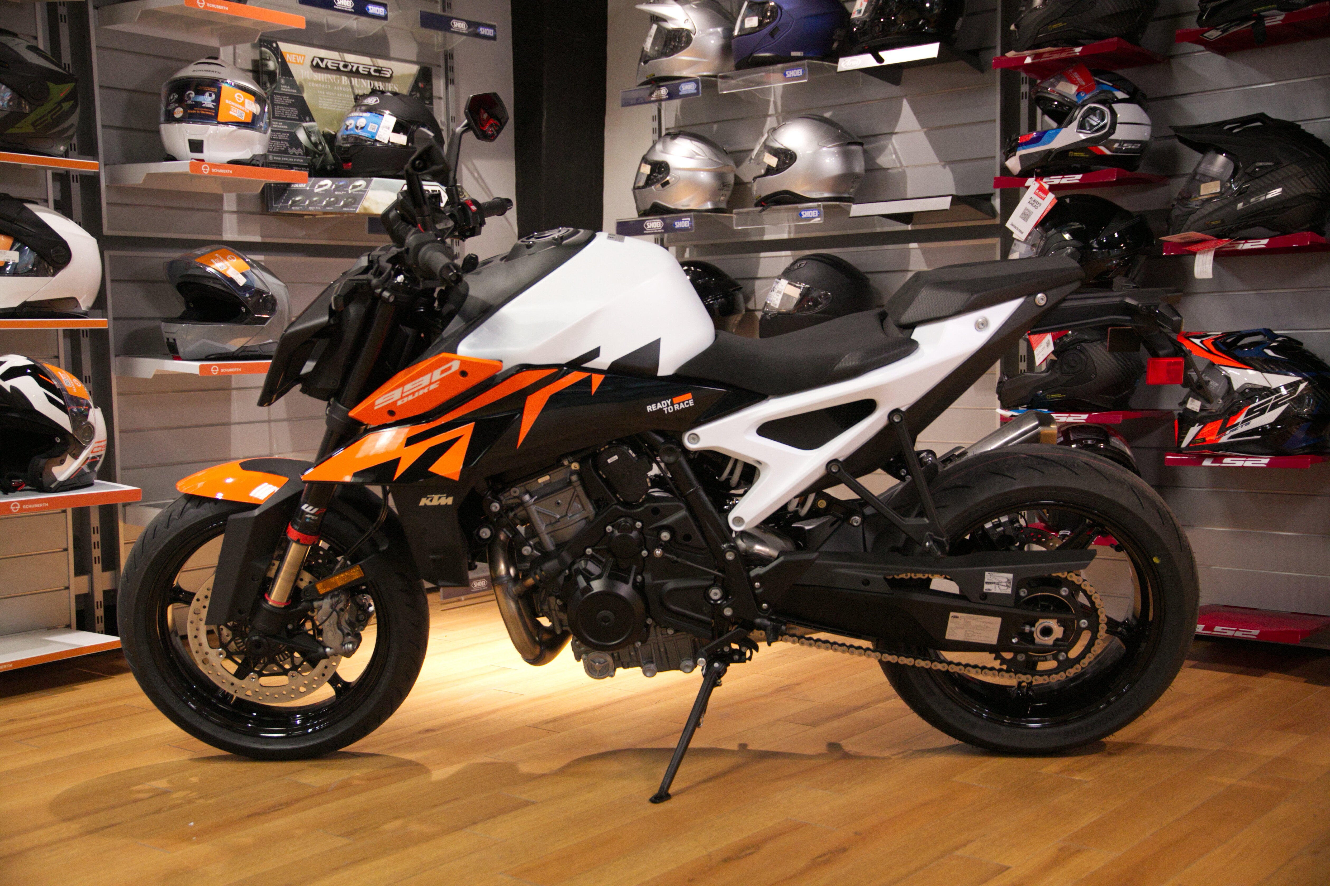 2027 KTM 990 DUKE