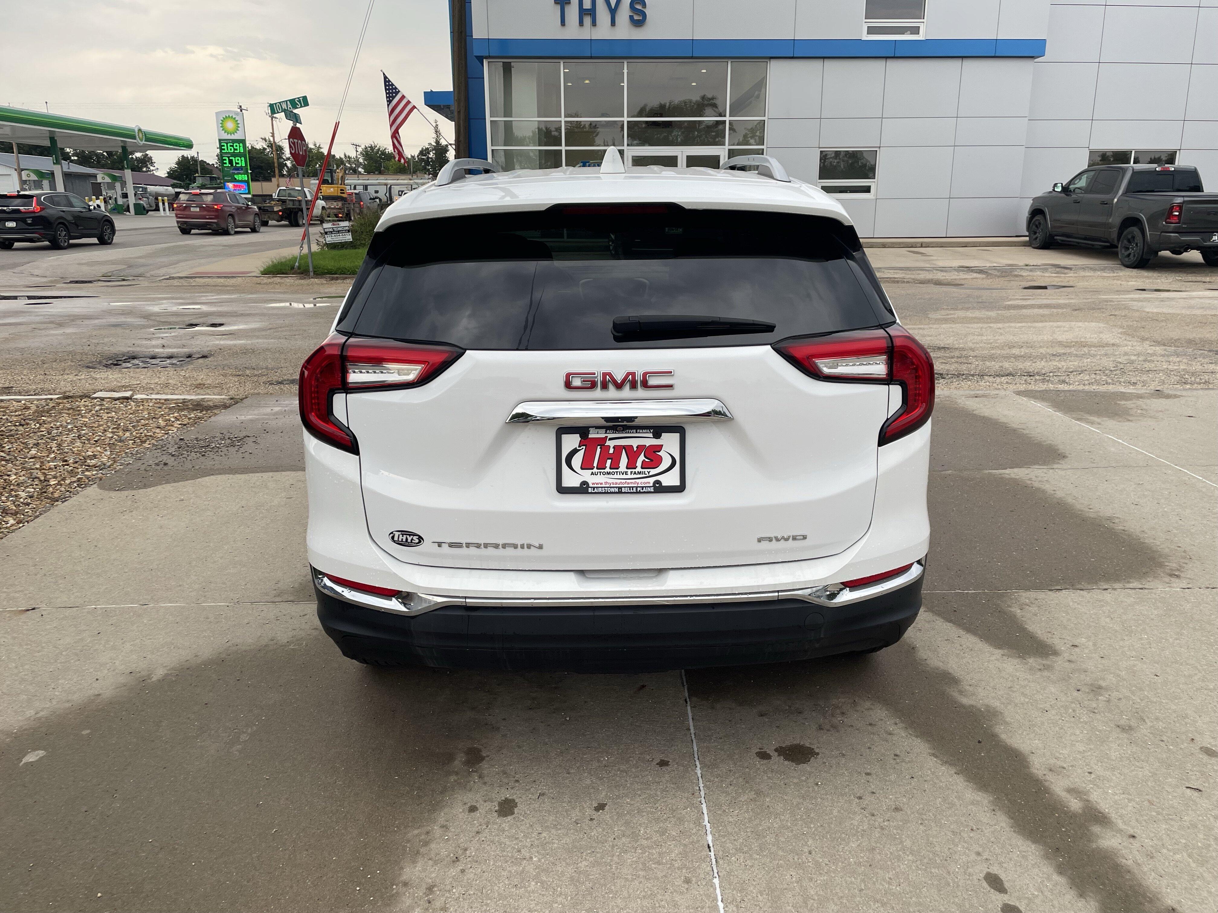 2024 GMC Terrain SLT - Photo 6
