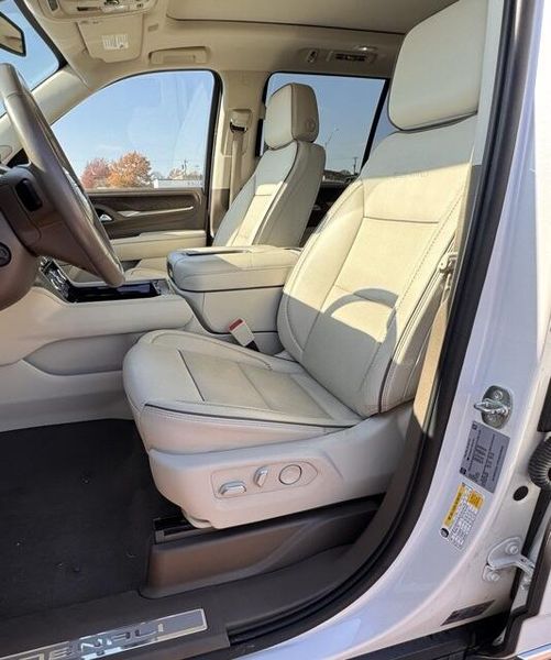 Used 2022 GMC Yukon DenaliImage 11