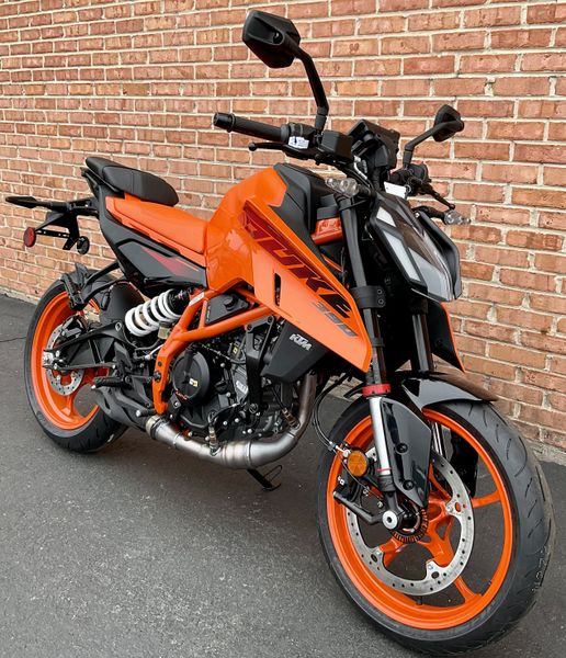 2024 KTM Duke 390Image 2