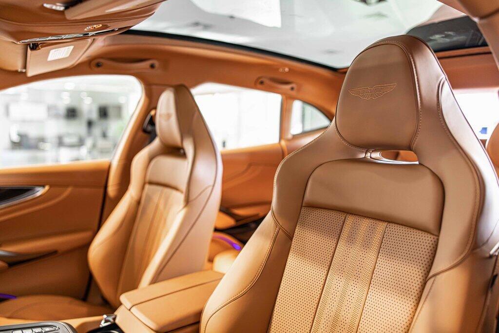 2026 Aston Martin DBX 707 - Photo 19