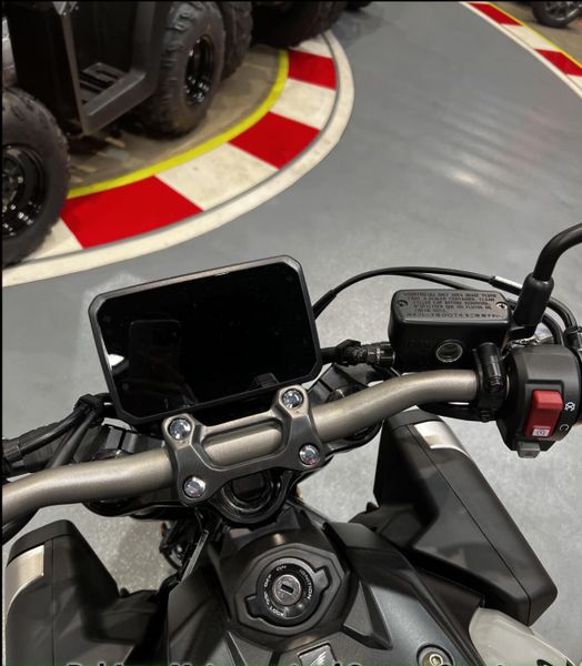 2025 Honda CB650R ABS Image 3