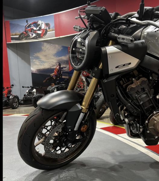 New 2024 Honda CB650R ABS Image 3