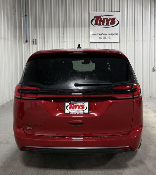 New 2026 Chrysler Pacifica SelectImage 4