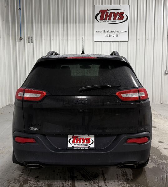 2017 Jeep Cherokee High Altitude photo 4