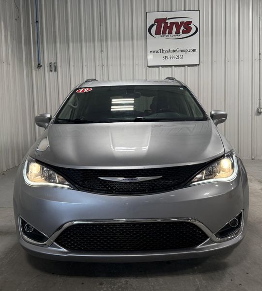 Used 2019 Chrysler Pacifica Touring LImage 17
