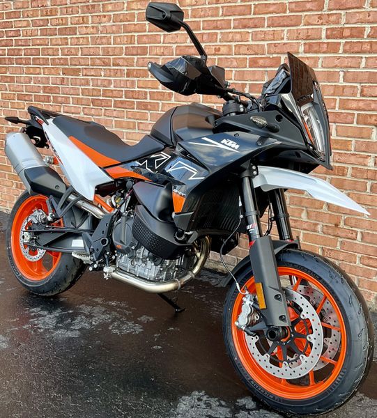 2024 KTM SMT 890Image 2