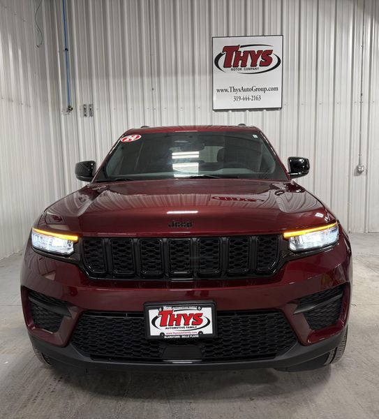 Used 2024 Jeep Grand Cherokee AltitudeImage 18