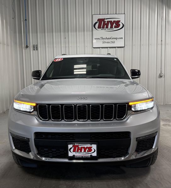 New 2025 Jeep Grand Cherokee L Limited 4x4Image 18