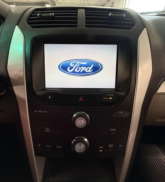 Used 2015 Ford Explorer XLTImage 24