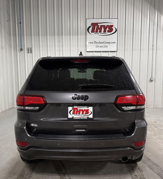Used 2021 Jeep Grand Cherokee Laredo XImage 4