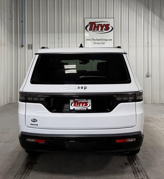 2026 Jeep Grand Wagoneer Limited Reserve 4x4Image 4