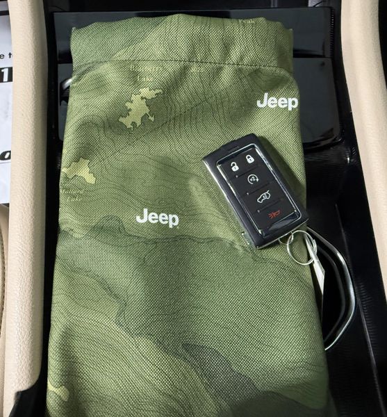 Used 2024 Jeep Grand Cherokee L LimitedImage 29