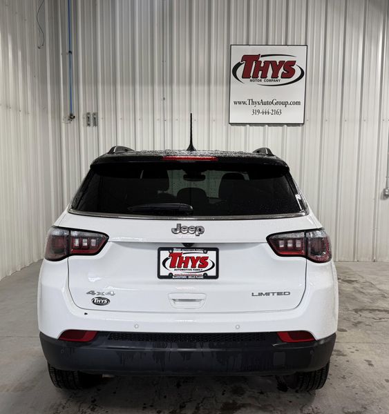 Used 2025 Jeep Compass LimitedImage 4